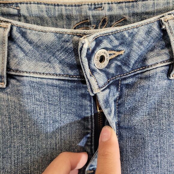 Silver Bootcut Jeans Womens 27 Stretch DV8 Light Blue Wash Mid Rise Belt Denim - Picture 3 of 12